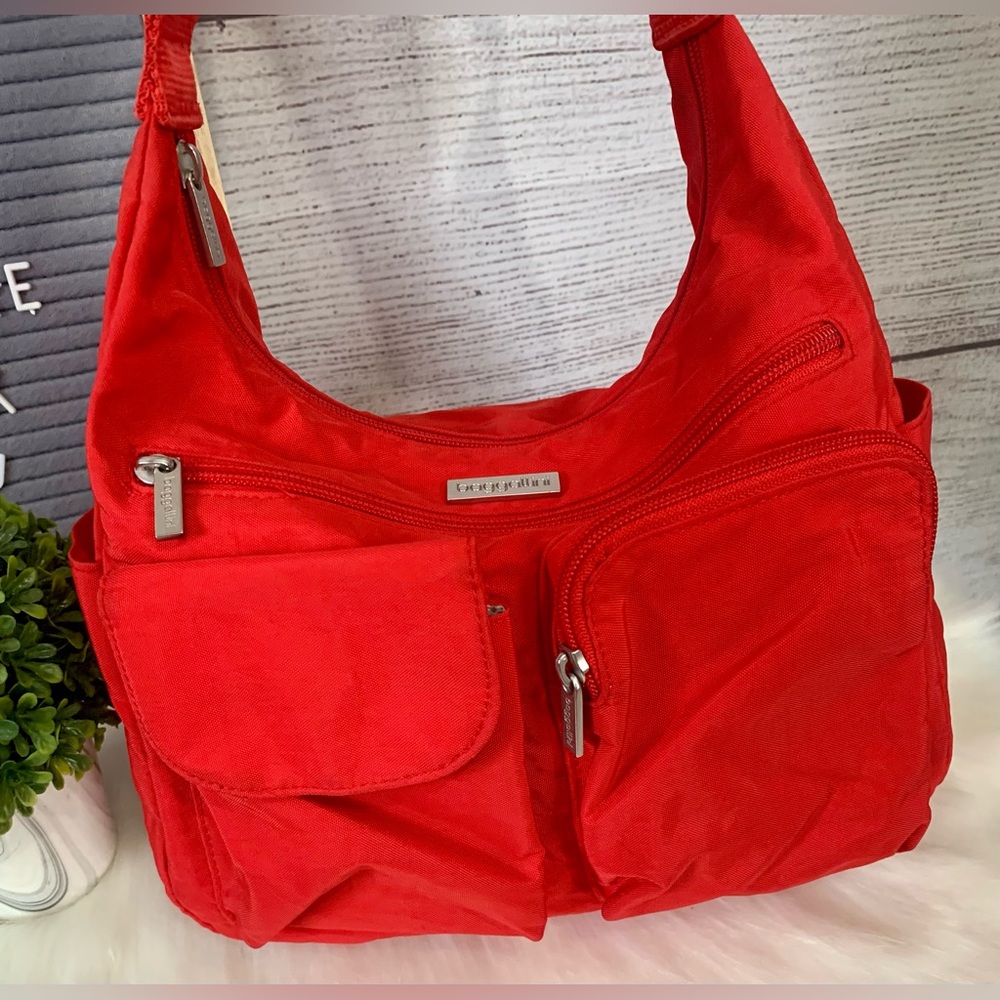 Baggallini Red crossbody bag